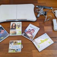 Nintendo Wii + Wii Fit Board + Tappetino e Giochi