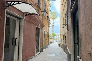 3 LOCALI A GENOVA