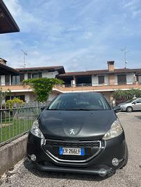Peugeot 208 - 2013