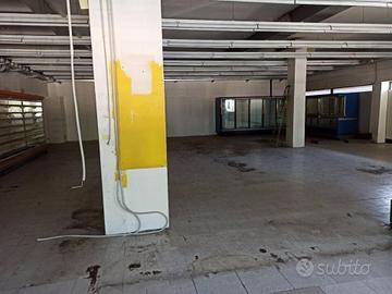 Immobile in asta di 388 m² con 5 locali e box auto