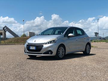 Peugeut 208. 1600. DIESEL