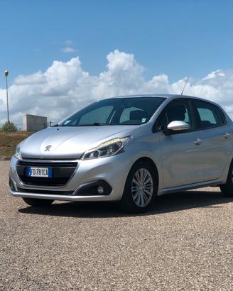 Peugeut 208. 1600. DIESEL