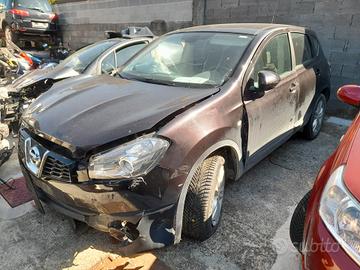 NISSAN QASHQAI 2011