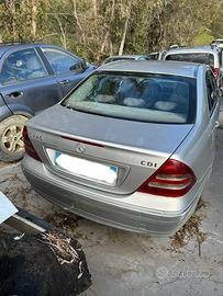 RICAMBI PER MERCEDES C220 ANNO 2001’