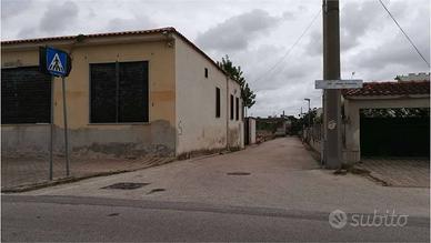 Immobile di 2460 m² con 1 locale a Castel Volturno