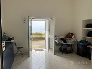 MONOLOCALE A CASTELLAMMARE DI STABIA
