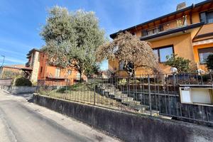 PORZIONE DI BIFAMILIARE A SCANZOROSCIATE