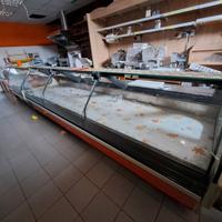 Attrezzatura varia per supermercato usata
