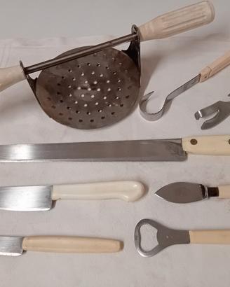 VECCHI ARNESI UTENSILI DA CUCINA VINTAGE 