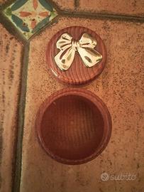 Scatolina in legno con fiocco argento 