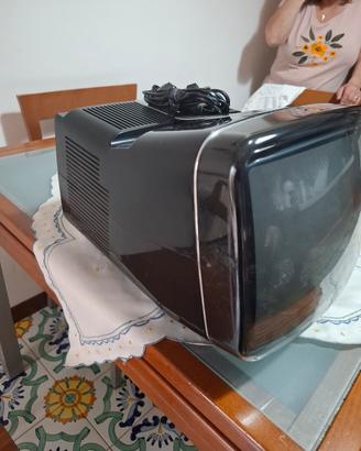 Televisore Brionvega a colori