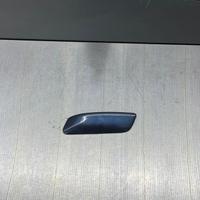 Audi A6 Avant Faro Rondella Spray Cover lato Destr