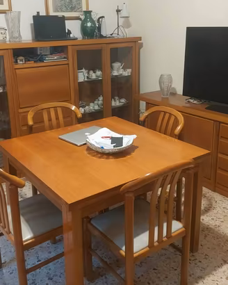 sala da pranzo classica in legno