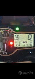 Suzuki gsr 750