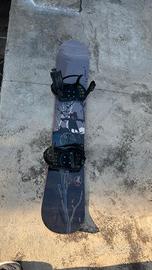 snowboard con attacchi