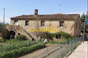 Rustico / Casale di 330 m² con più di 5 locali e p