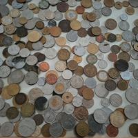 monete varie e banconote 