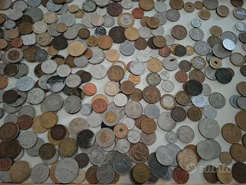 monete varie e banconote 