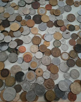 monete varie e banconote 