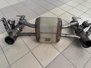 Ferrari 488 akrapovic