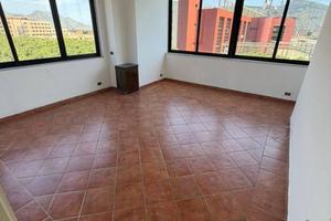 Appartamento di 130 m² con 4 locali a Palermo
