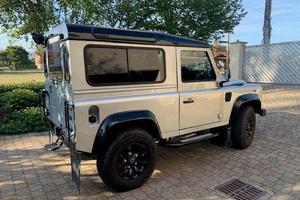 DEFENDER 90