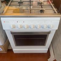 Cucina a gas forno elettrico