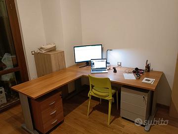 Scrivania ad angolo
