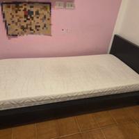 Letto singolo e materasso