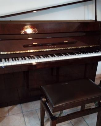 pianoforte Yamaha a muro
