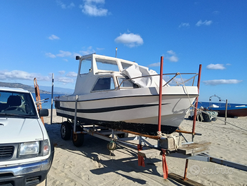 Cabinato con motore 4 tempi