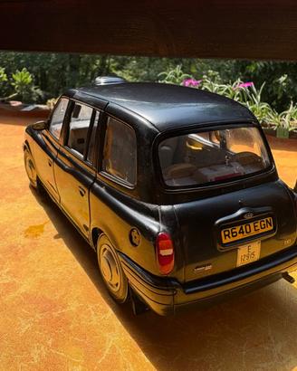 London Taxi Cab 1/18 SunStar