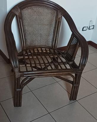 poltrona in vimini e paglietta di Vienna.