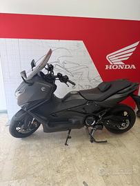 Yamaha T Max 560
