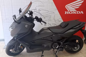 Yamaha T Max 560