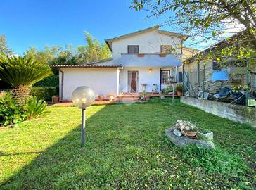 PORZIONE DI BIFAMILIARE A SEZZE