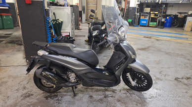 Beverly 300