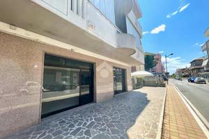 NEGOZIO A MONTESILVANO