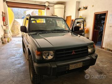 Mitsubishi pajero 2.5 glx