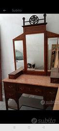 mobile antico petinuse