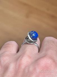 Anello con pietra lapislazzuli naturale