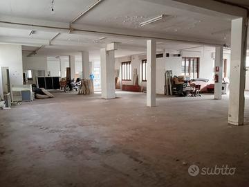 Locale magazzino con uffici centro Acqui Terme