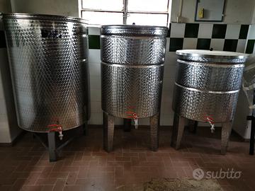 Contenitori INOX per vino e olio