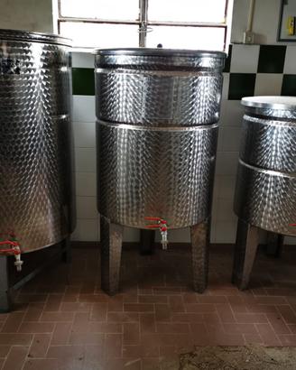 Contenitori INOX per vino e olio