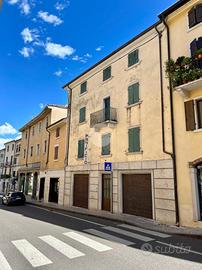 CASA SEMINDIPENDENTE A CAPRINO VERONESE