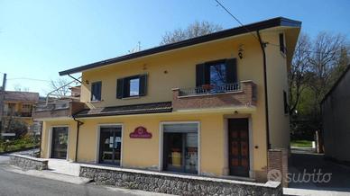 Appartamento di 150 m² con più di 5 locali a Monte