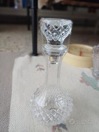 Bottiglia liquore in vetro lavorato