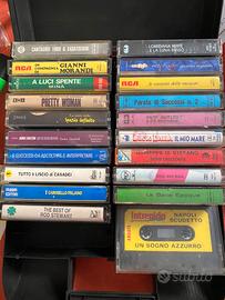 Cassette musicali vintage con custodia