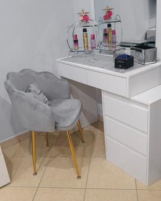 Postazione trucco con sedia 