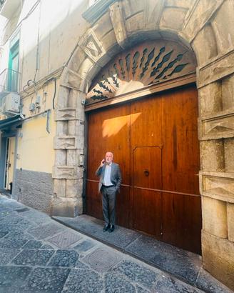 Centro: ampia metratura con terrazzo e posto auto